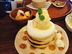 蜜桃松饼-春风十里咖啡馆