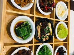 九宫格玲珑前菜-新仙清汤牛腩(铜锣湾店)
