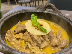 酸木瓜炖牛腩-半山腰·云南菜(侨福芳草地店)