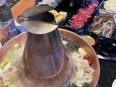 -果松木炭酸菜铜火锅·外婆参鸡汤