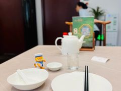 餐具摆设-镇江菜馆(西津渡店)