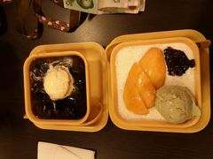 芒果白雪黑糯米甜甜-满记甜品(巴黎春天宝山店)