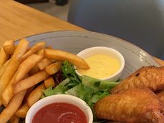 香炸鸡翅配薯条-Money Shops(愚园路店)