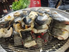 -围炉肉舍•炭烤活鳗•丹东海鲜烤肉(步行街店)