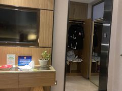 -潮漫酒店(北京通州环球度假区临河里地铁站店)