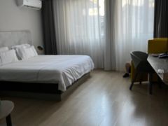 -白玉兰酒店(上海田子坊马当路地铁站店)