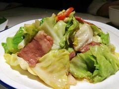 五花肉炒包菜-亢龙太子酒轩(东湖店)