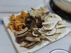 -蘑统田下·野生菌火锅