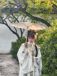 -一揽芳华汉服旗袍体验馆(拙政园店)