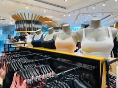 -lululemon(上海浦东IFC店)