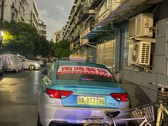 -杭州西湖湖滨银泰亚朵酒店