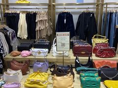 -URBAN REVIVO(济南世茂广场店)