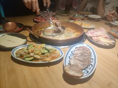 -洱火云南酸菜牛肉火锅(石景山当代商城店)