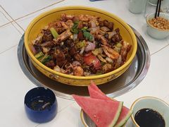 -休记光头香辣蟹干锅(绵竹店)