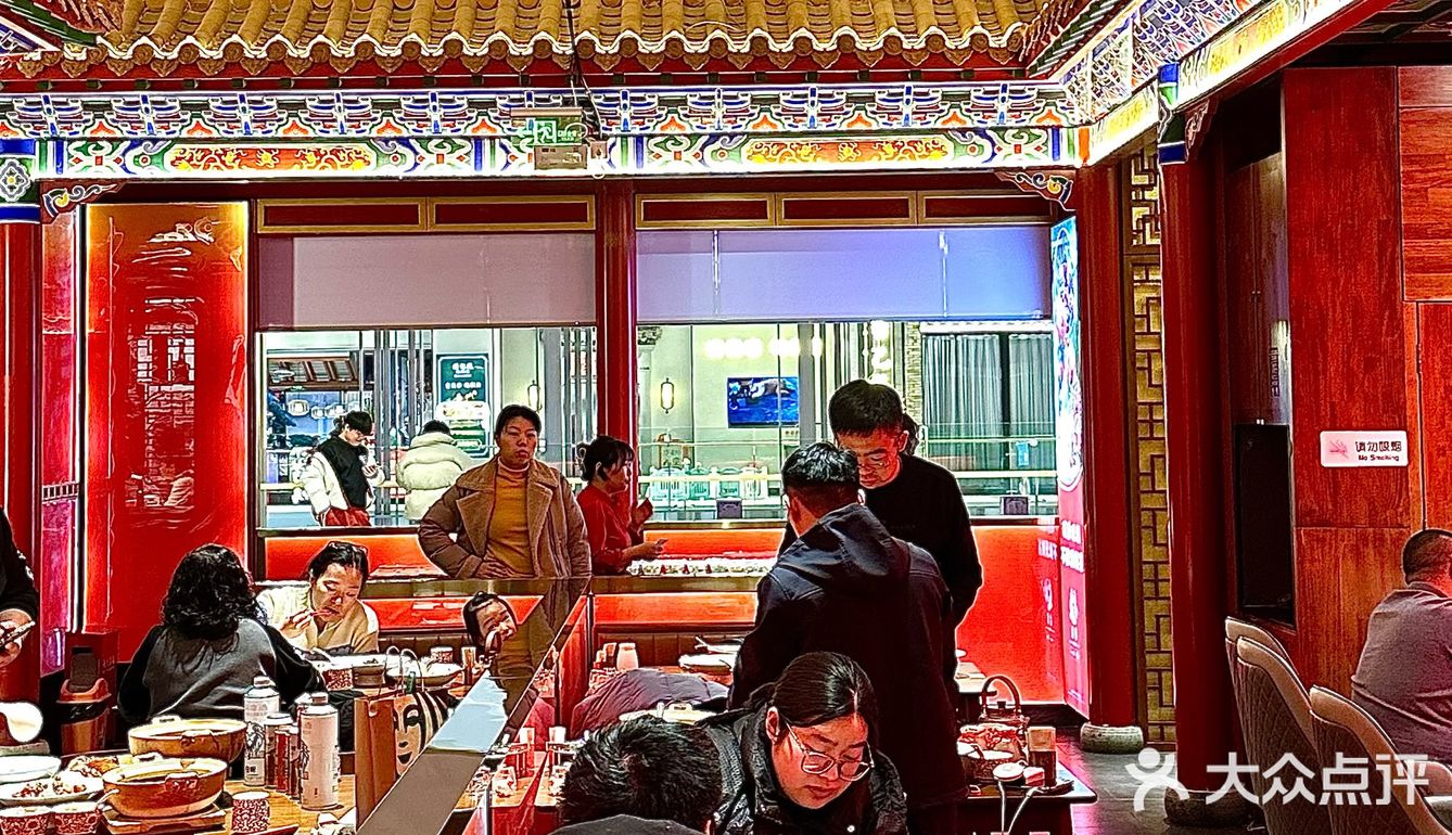 今年年夜饭就来他们家吃烤鸭！好吃不打烊～