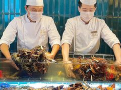 -雍容荟帝王蟹活龙虾展台自助(IFS黑金店)