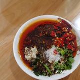 事情起因：到彭州来看油菜花，结果中午差点找不到吃的