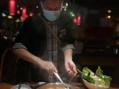 -野山舂·贵州现舂酸汤火锅(鸿通城店)