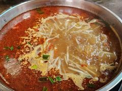 -黄利砖万峰林布依特色酸笋牛肉馆