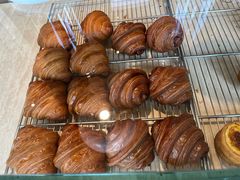 -VERIE BAKEHOUSE