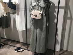 -URBAN REVIVO(高德置地广场·春广场店)