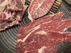 -牛YO寿喜烧·铁板烧和牛火锅自助(市府恒隆店)
