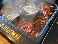 -老牌坊云南鱼豆花火锅(爱建店)