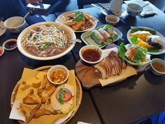 -大头虾越式风味餐厅(光明广场店)