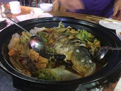 砂锅炖鱼-山妹子铁锅炖