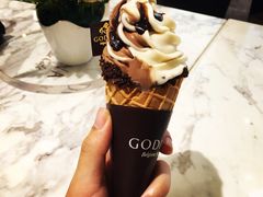 双重巧克力软冰激淋-GODIVA(港汇恒隆广场)