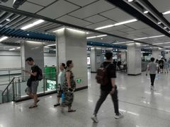 -体育场(地铁站)