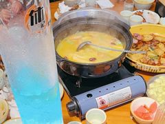 -休记光头香辣蟹干锅(绵竹店)