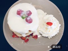 草莓松饼-LouisTime路易时光(蕴川路店)