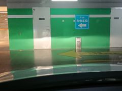 -白玉兰广场停车场