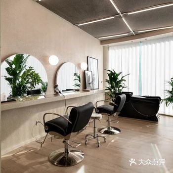 科幻小说的复兴 - EGO 理发店