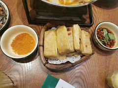 -老滇山寨•云南特色菜•地方菜•民族风情歌舞表演(金碧店)