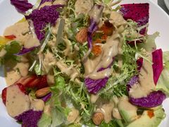 牛油果时蔬沙拉-悦海·家宴·冰花皮皮虾大锅贴(宝龙店)