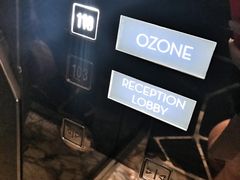 -OZONE 顶楼酒吧(香港丽思卡尔顿酒店)