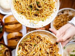 -李与白包子铺(桐梓林店)