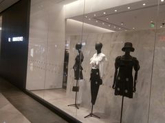 -URBAN REVIVO(上海中庚漫游城店)
