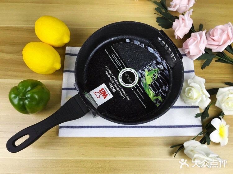 五层复合锅底，快速吸热，导热均匀，节能省时哦！