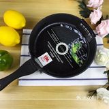 五层复合锅底，快速吸热，导热均匀，节能省时哦！