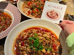 -麻辣总动员·川派海鲜·现炒浇头面·自贡菜(五彩城店)