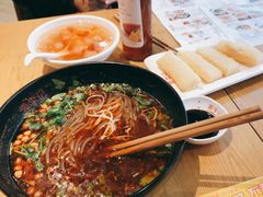 -蓉李记成都名小吃(武汉菱角湖万达店)