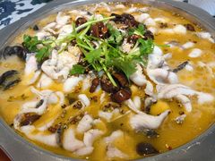 -何哥鲜鱼餐厅(龙湖花园店)