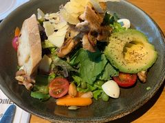 鸡肉牛油果沙拉-The Diner X餐厅(青岛万象城店)