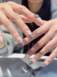 -UGIRL有个美甲