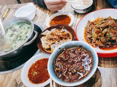 -冯烫烫跷脚牛肉·川菜小馆(武胜西街店)