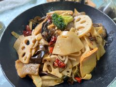 -天天向上素食餐厅(五台山店)