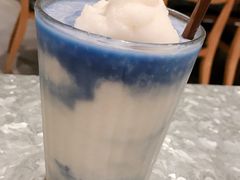 蓝蝶花椰子冰沙-香蕉叶餐厅(是隆店)
